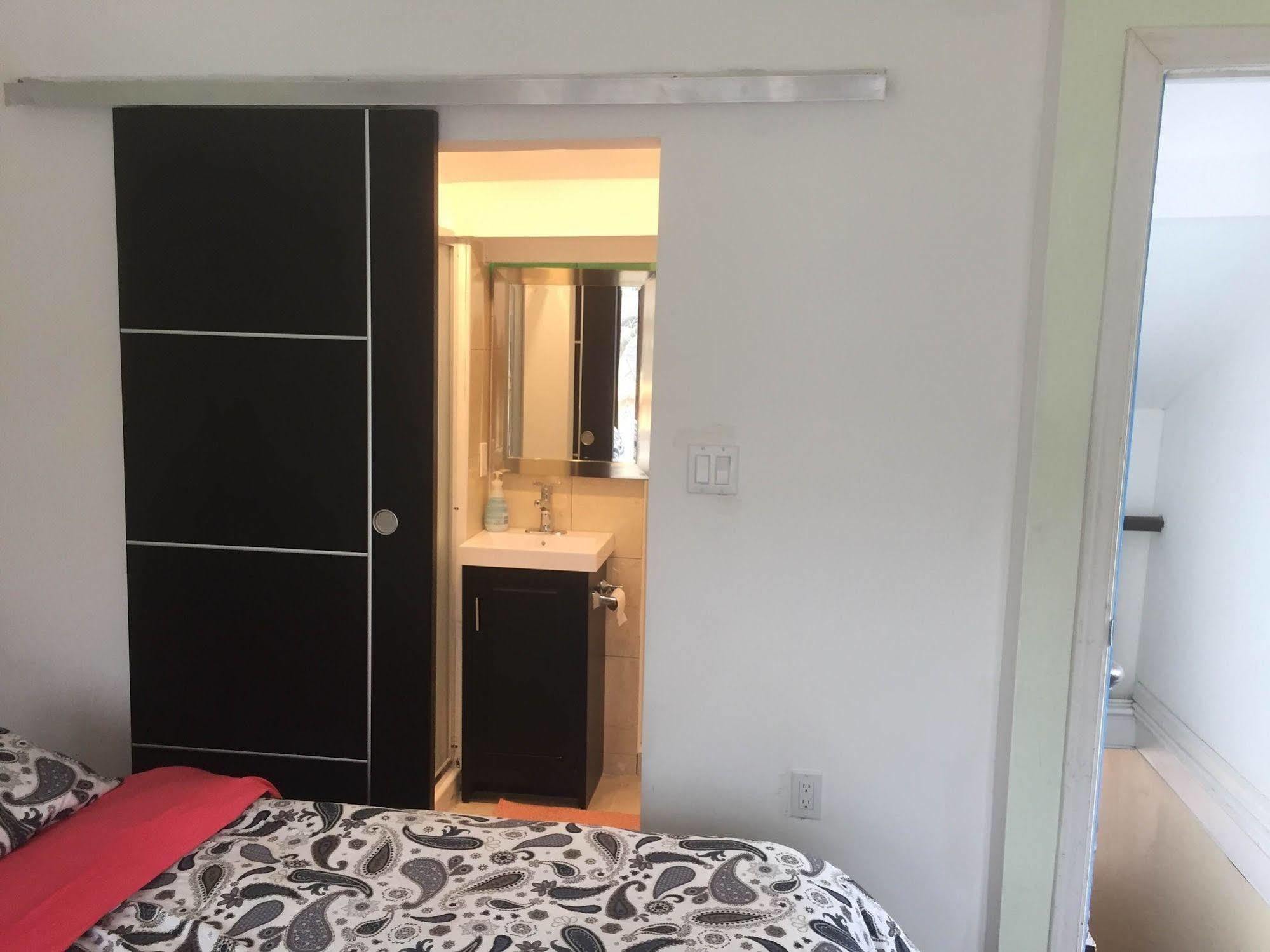 Toronto Garden Inn Екстер'єр фото